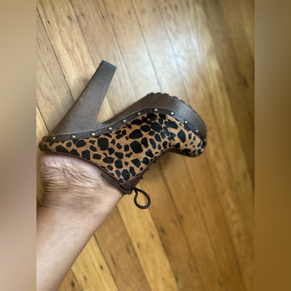 Leopard Platform Mules - Picture 6 of 7